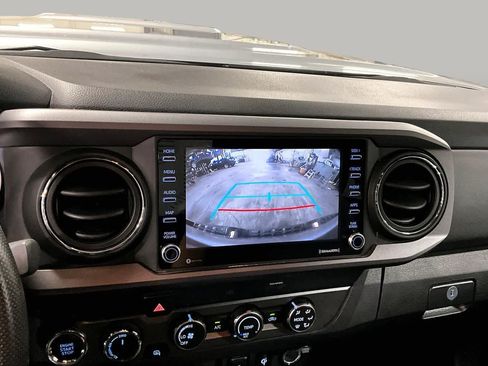 Used 2020 Toyota Tacoma TRD Sport w/ Technology Package AWD/4WD image 27