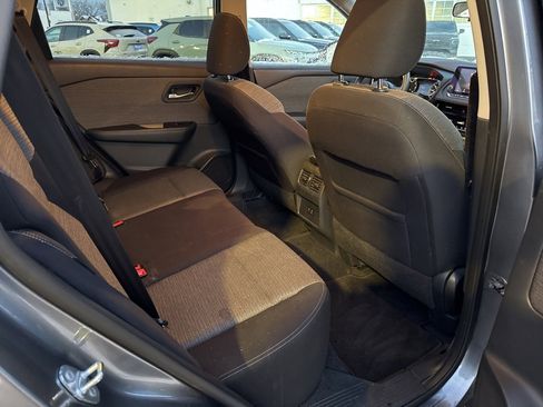 Used 2021 Nissan Rogue SV image 7