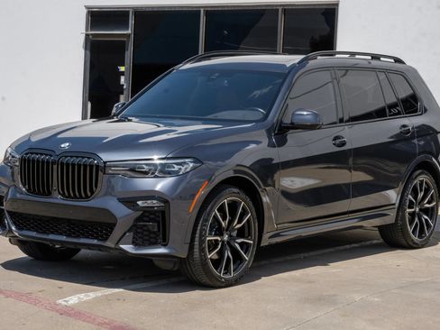 Used 2022 BMW X7 xDrive40i w/ M Sport Package AWD/4WD image 5