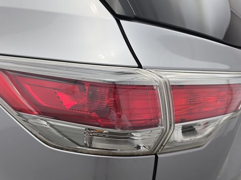 Used 2015 Toyota Highlander XLE FWD image 36