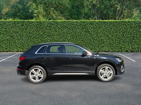 Used 2023 Audi Q3 2.0T Premium w/ Convenience Package AWD/4WD image 2