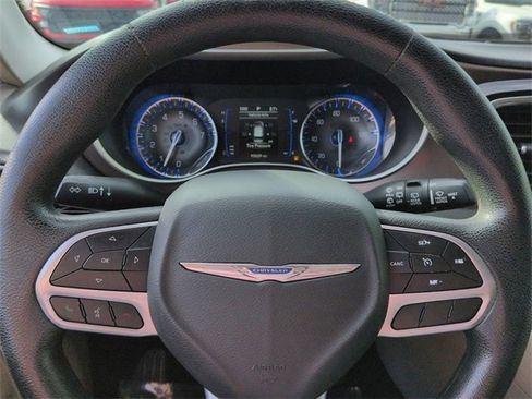 Certified 2021 Chrysler Voyager Lxi image 27