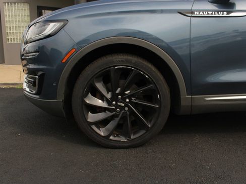 Used 2019 Lincoln Nautilus Reserve w/ Ultimate Package AWD/4WD image 3
