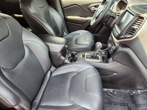 Used 2015 Jeep Cherokee Limited w/ Technology Group AWD/4WD image 5