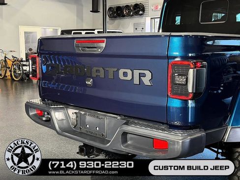 Used 2025 Jeep Gladiator Mojave AWD/4WD image 13