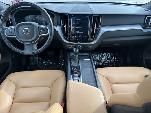 Used 2020 Volvo XC60 T5 Momentum w/ Protection Package Premier image 15