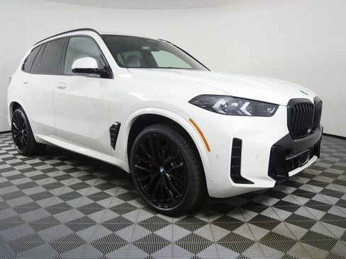 Used 2026 BMW X5 xDrive40i w/ M Sport Package AWD/4WD image 8