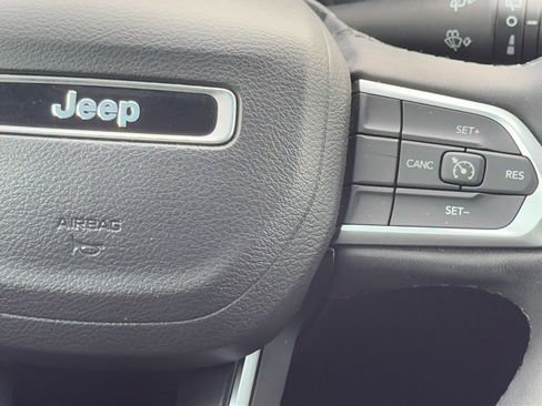 Used 2022 Jeep Compass Latitude FWD image 22
