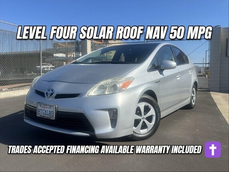 Used 2013 Toyota Prius Four w/ Deluxe Solar Roof Pkg FWD image 1