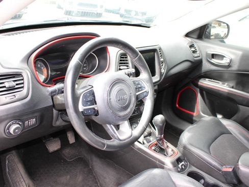 Used 2019 Jeep Compass Trailhawk AWD/4WD image 13