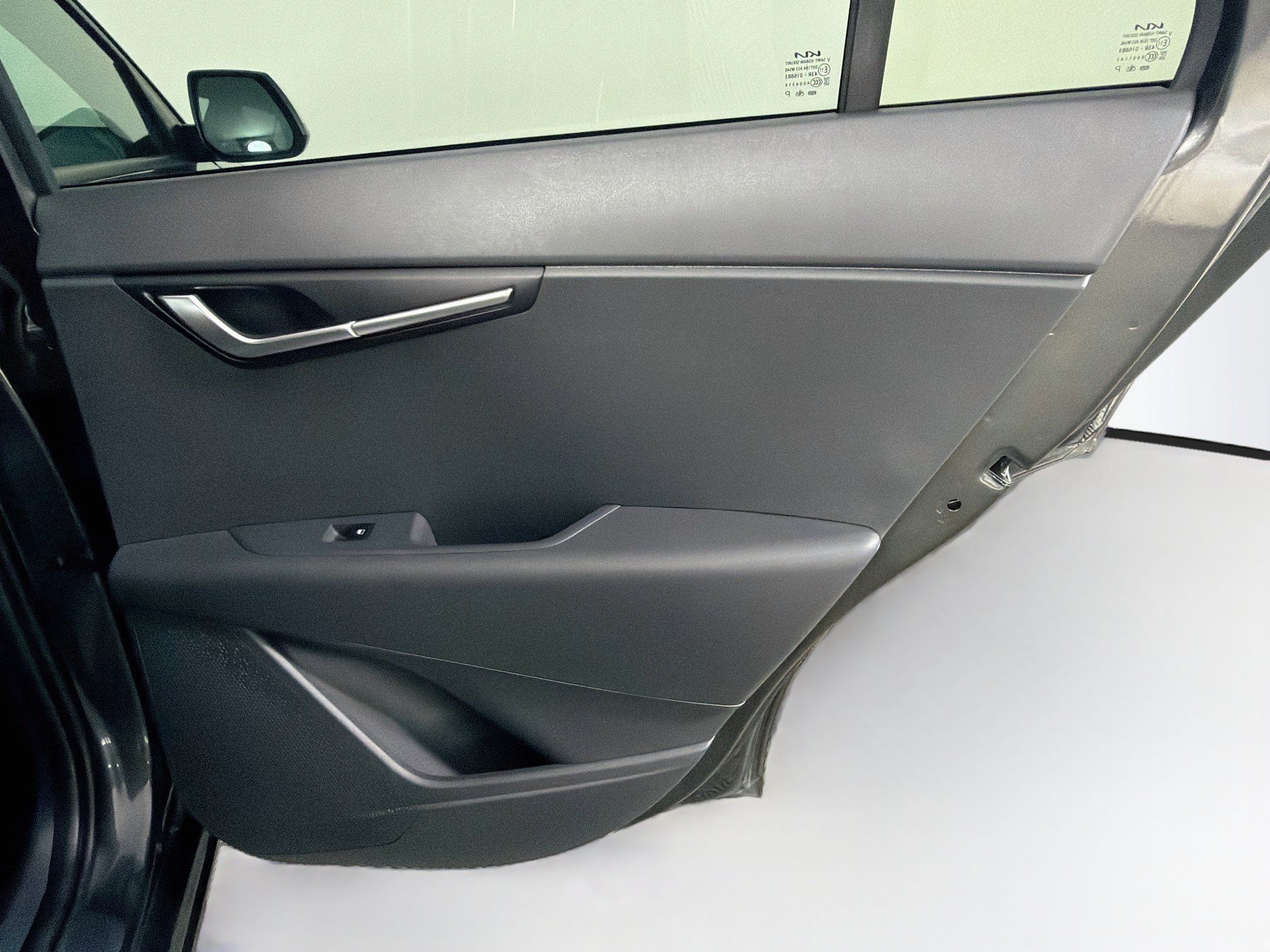 Used 2025 Kia Niro LX FWD image 30