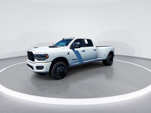 Used 2024 RAM 3500 Laramie w/ Night Edition AWD/4WD image 4