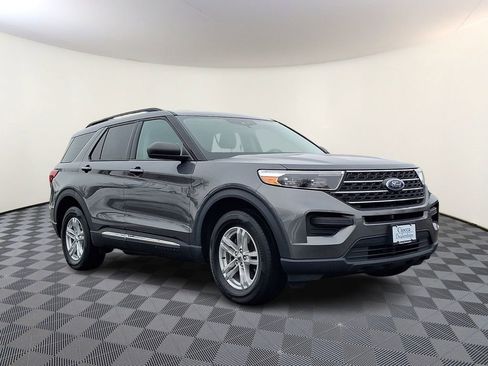 Certified 2022 Ford Explorer XLT AWD/4WD image 1
