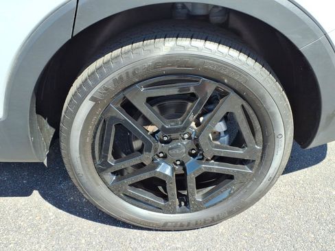 Used 2025 Kia Telluride SX X-Line AWD/4WD image 14