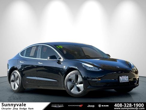 Used 2019 Tesla Model 3 Standard Range Plus image 1