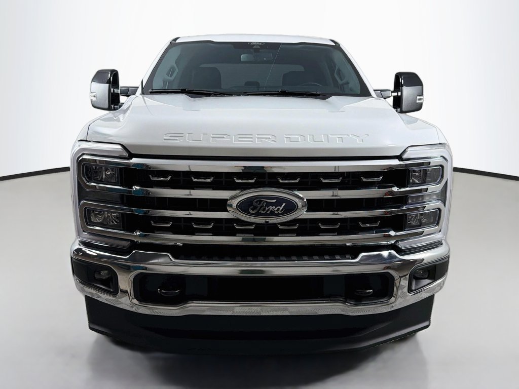 Used 2025 Ford F350 Lariat AWD/4WD image 2