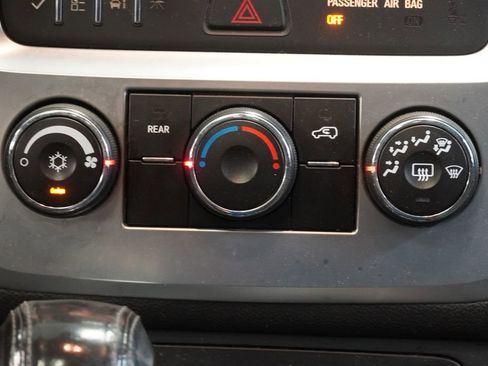 Used 2013 GMC Acadia SLE FWD image 23