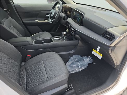 New 2026 Nissan Kicks SV w/ SV Premium Package image 33