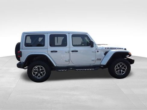 Used 2024 Jeep Wrangler Unlimited Rubicon AWD/4WD image 9
