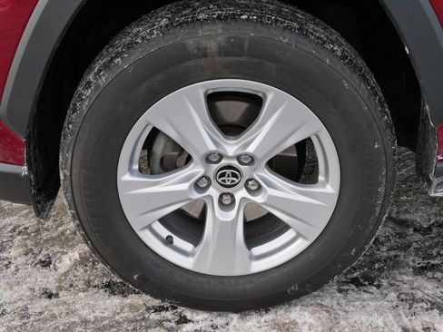 Certified 2020 Toyota RAV4 XLE w/ Convenience Package image 15