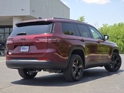 Used 2025 Jeep Grand Cherokee L Altitude AWD/4WD image 16