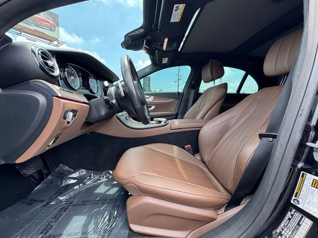 Used 2018 Mercedes-Benz E 400 4MATIC Sedan image 27