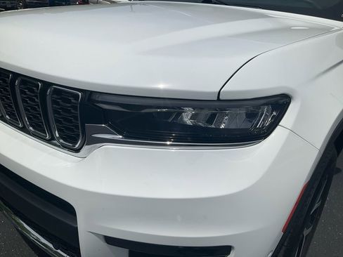 Used 2025 Jeep Grand Cherokee L Limited w/ Luxury Tech Group II AWD/4WD image 9
