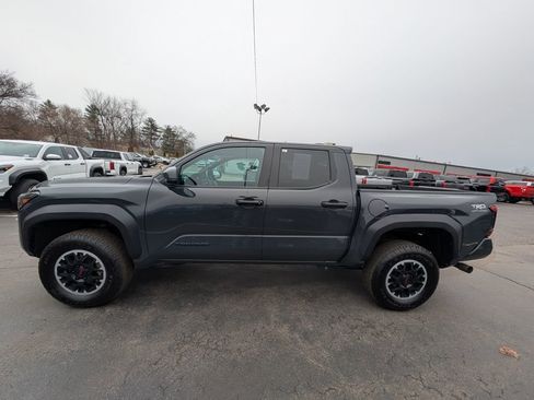 Certified 2024 Toyota Tacoma TRD Off-Road AWD/4WD image 3