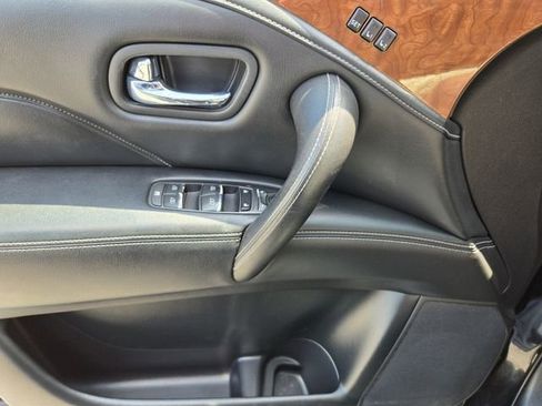 Used 2018 INFINITI QX80 2WD w/ Driver Assistance Package image 32