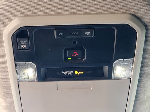 Used 2024 Toyota Tundra Limited w/ Power Package image 32