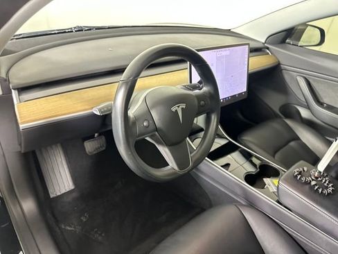 Used 2019 Tesla Model 3 Performance image 13