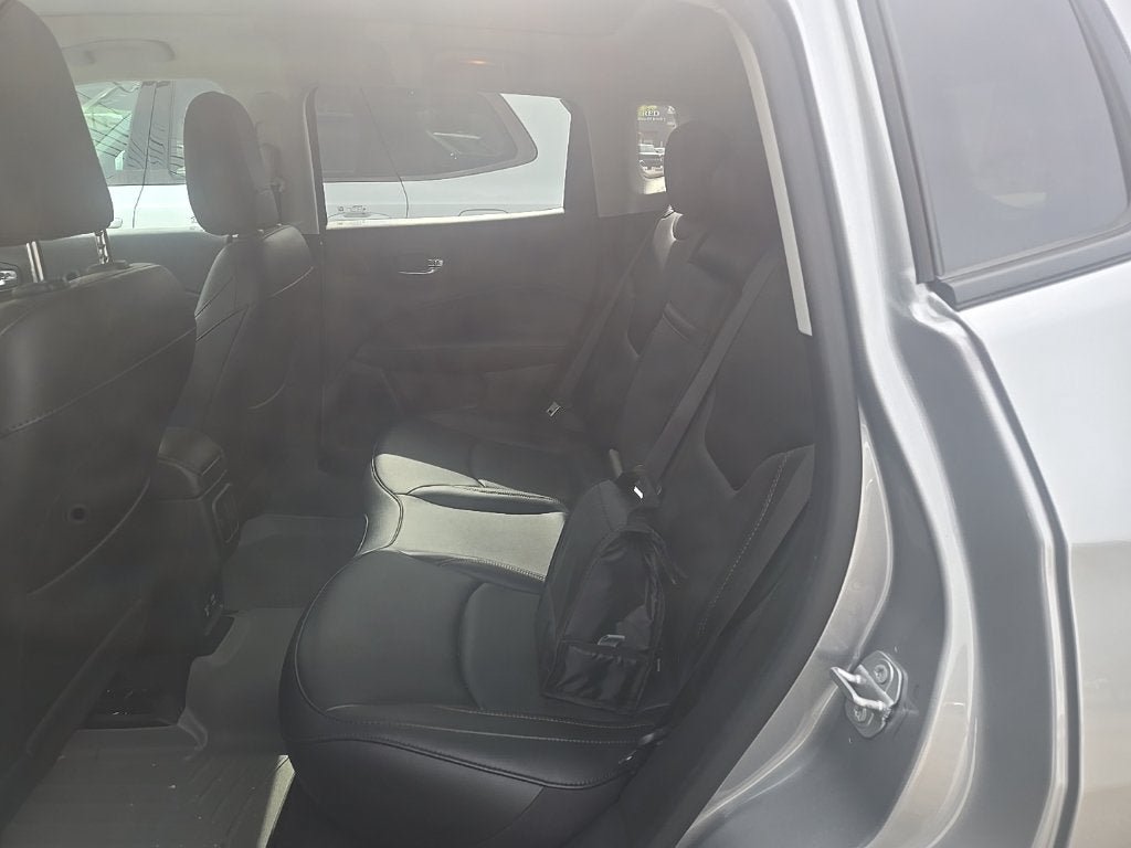Used 2019 Jeep Compass Limited w/ Safety & Security Group AWD/4WD image 11