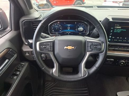 Used 2025 Chevrolet Silverado 1500 LT RWD image 19
