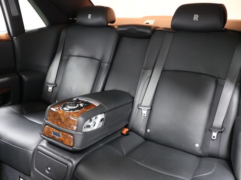Used 2013 Rolls-Royce Ghost RWD image 3
