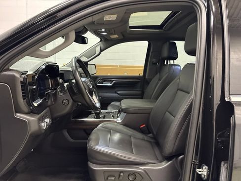 Used 2024 GMC Sierra 1500 SLT w/ SLT Convenience Package AWD/4WD image 18