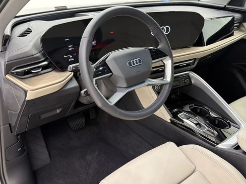 Used 2025 Audi Q5 Premium Plus AWD/4WD image 4