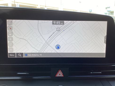 Used 2025 Hyundai Elantra SEL FWD image 5