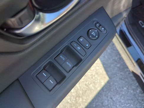 Used 2026 Honda CR-V EX image 17