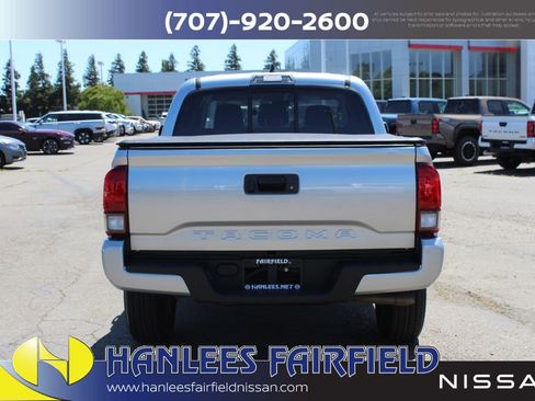 Used 2022 Toyota Tacoma SR w/ SR Convenience Package RWD image 8