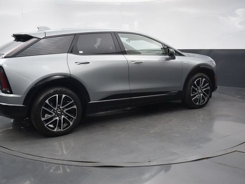 Used 2025 Cadillac Optiq Sport 2 w/ LPO, Floor Liner Package AWD/4WD image 6