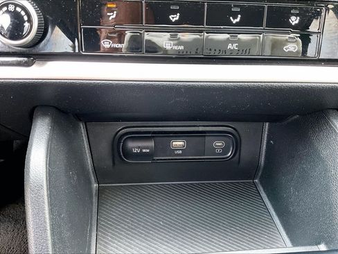 Used 2023 Kia Sportage LX AWD/4WD image 12