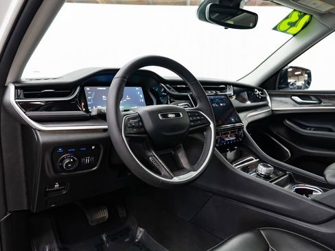 Used 2023 Jeep Grand Cherokee 4WD 4xe image 27