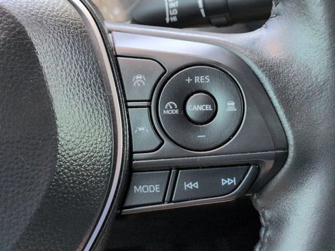 Used 2025 Toyota Corolla SE FWD image 27