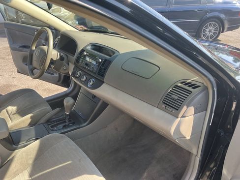 Used 2006 Toyota Camry LE FWD image 19