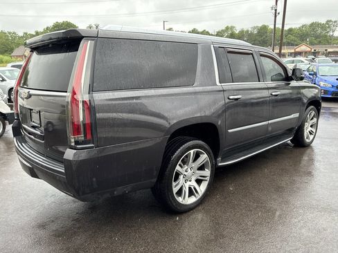 Used 2017 Cadillac Escalade ESV Luxury AWD/4WD image 8