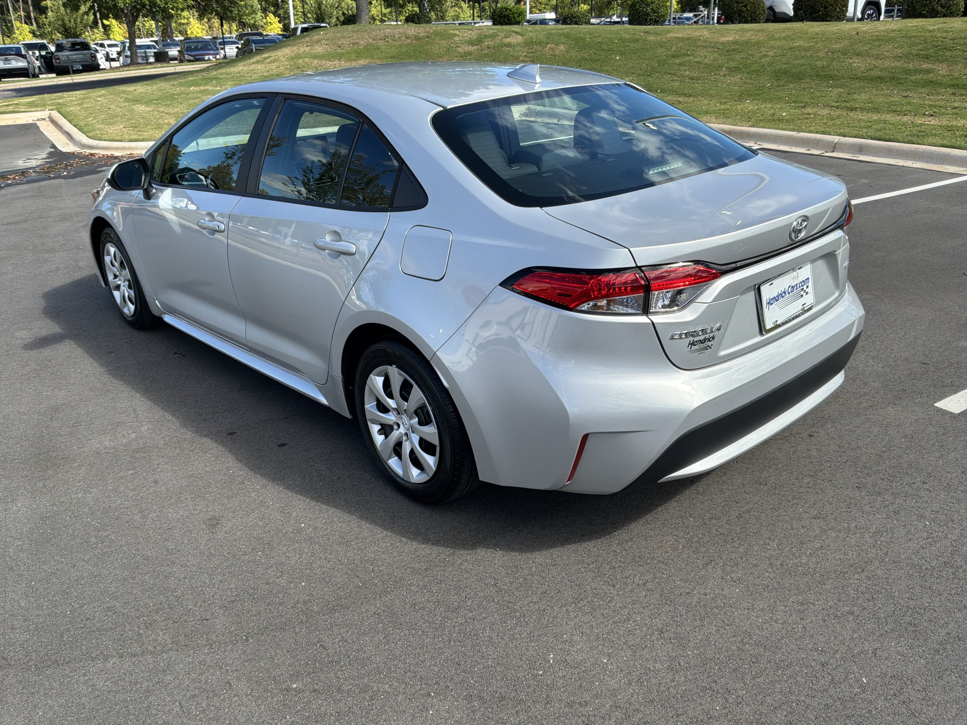 Used 2022 Toyota Corolla LE FWD image 8