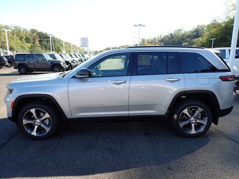 New 2025 Jeep Grand Cherokee Limited w/ MOPAR Finishing Package image 2