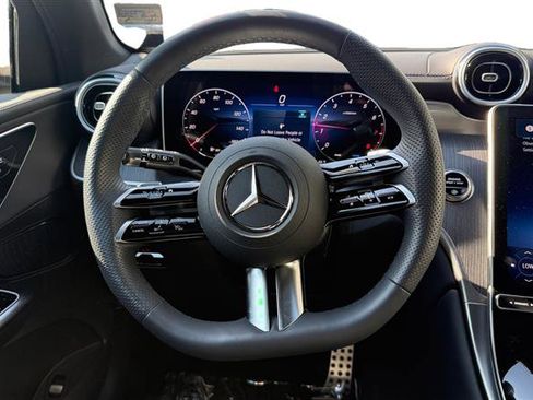 Used 2025 Mercedes-Benz GLC 300 image 13