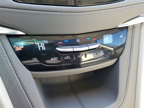 Certified 2023 Cadillac XT5 Premium Luxury image 17