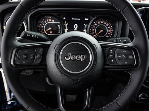 New 2025 Jeep Gladiator Sport w/ Premium Package image 12